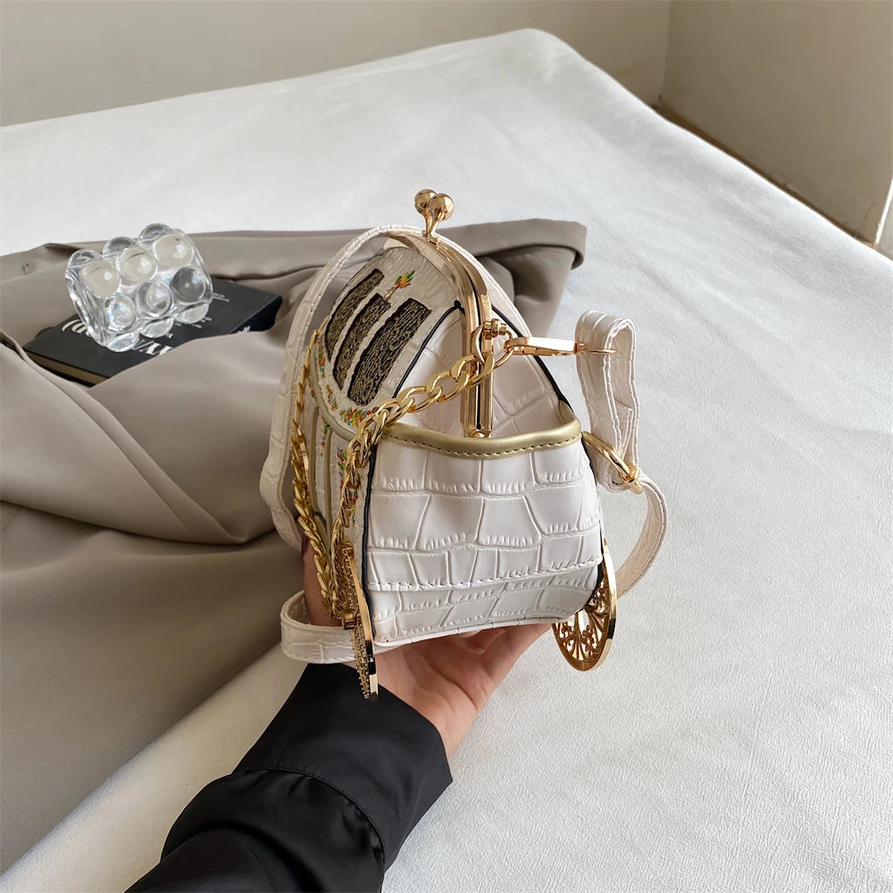 Royal Carriage Purse