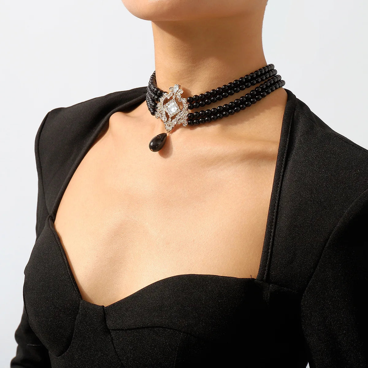Baroque Royal Divine Pearl Choker Necklace