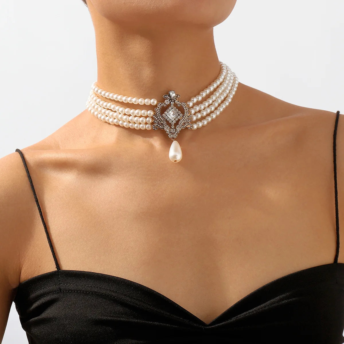 Baroque Royal Divine Pearl Choker Necklace