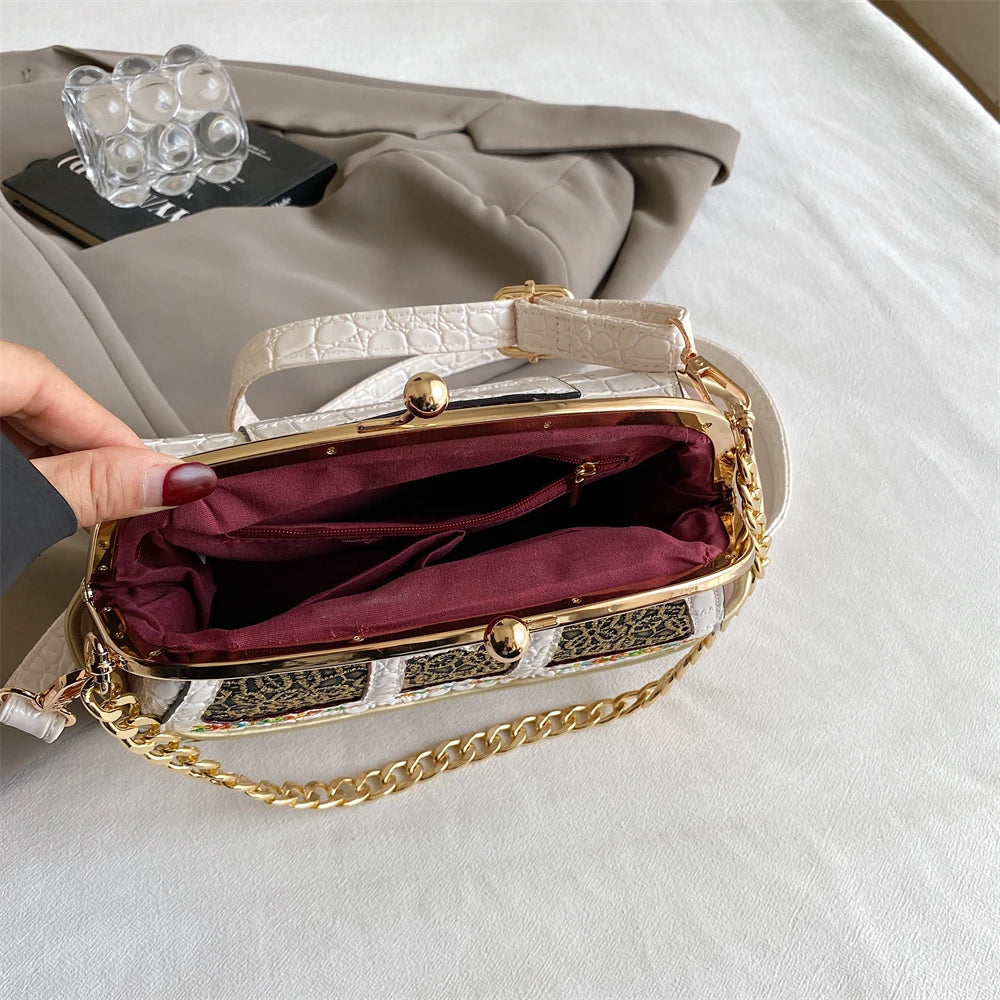 Royal Carriage Purse