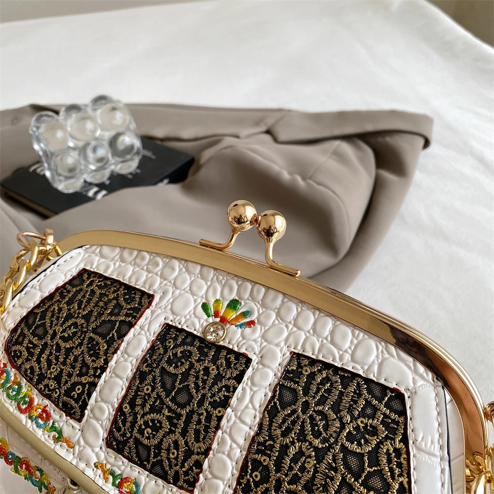 Royal Carriage Purse
