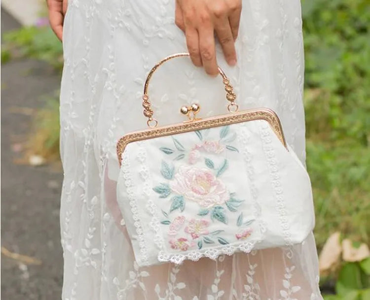 Vintage Embroidery Lace Clutch