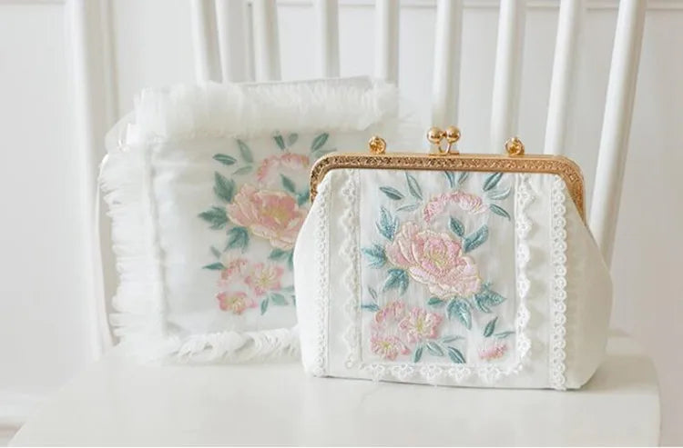 Vintage Embroidery Lace Clutch