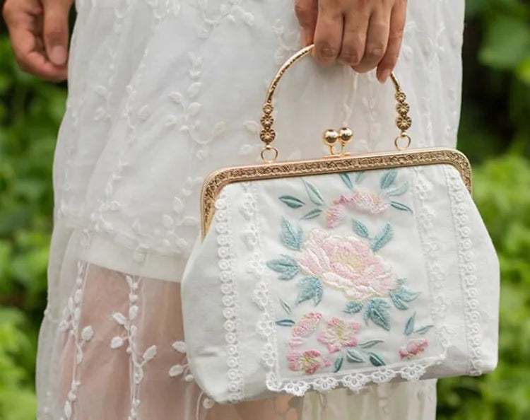 Vintage Embroidery Lace Clutch