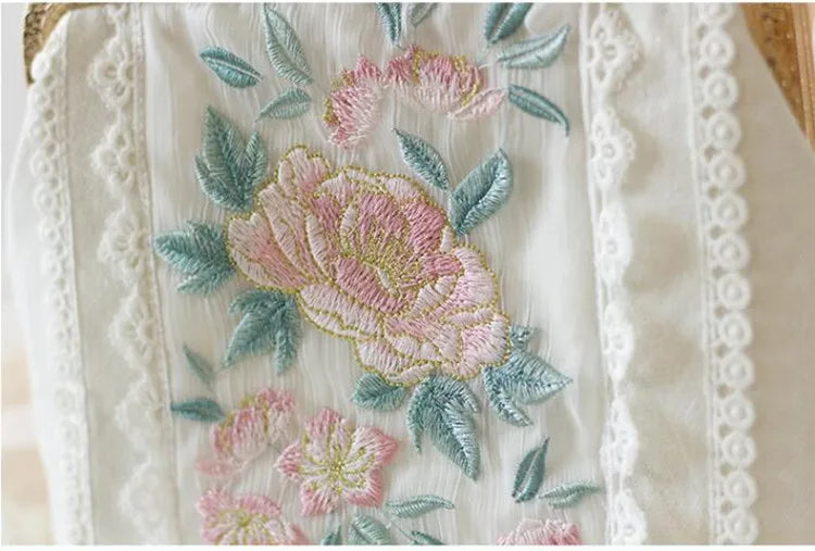 Vintage Embroidery Lace Clutch