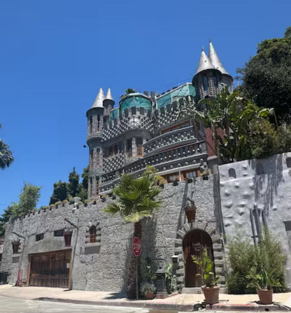 (MODELS) Custom Haute Couture Castle X LuxelistLA Group Shoot Mixer