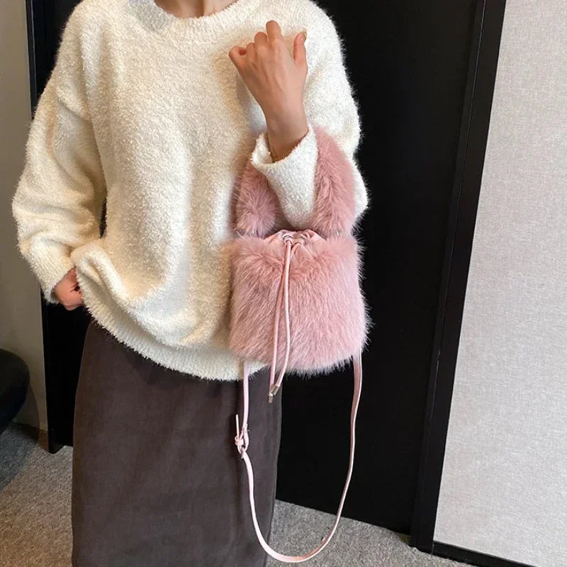 Fur Bucketbag Purse