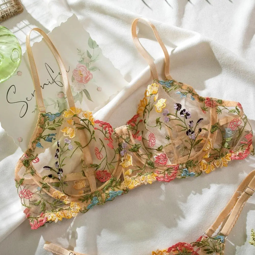 2-Piece Floral Embroidery Lingerie Set