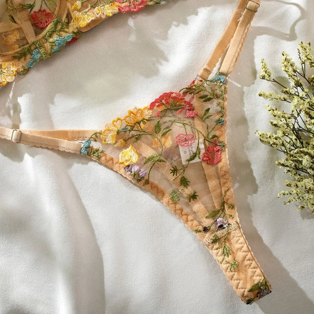 2-Piece Floral Embroidery Lingerie Set