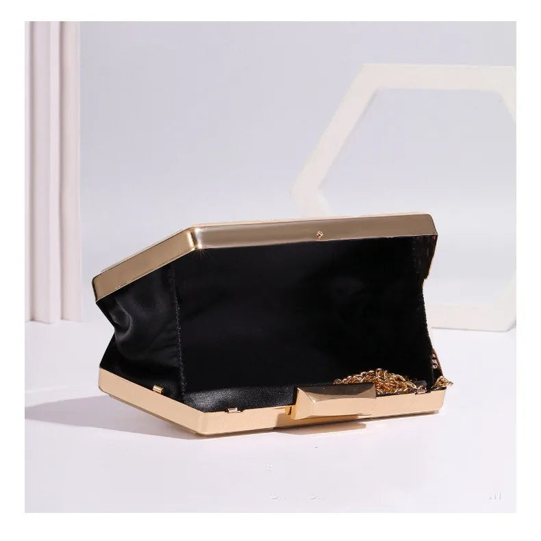 Geometric Irredesent Clutch