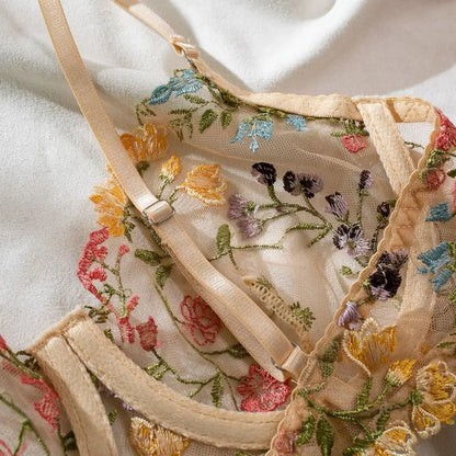 2-Piece Floral Embroidery Lingerie Set