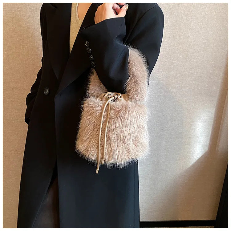 Fur Bucketbag Purse