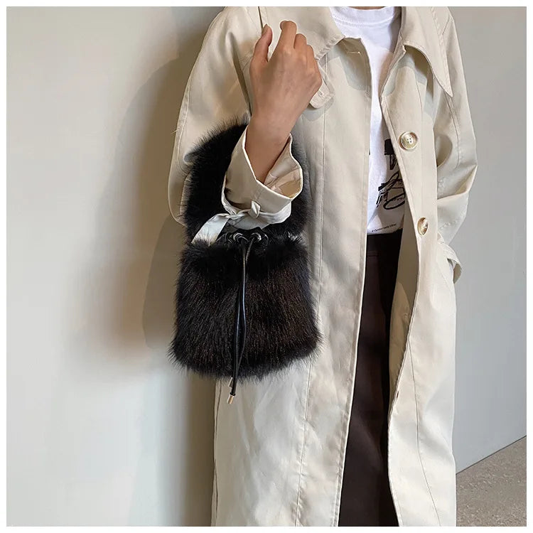 Fur Bucketbag Purse